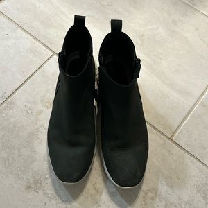 Cole Haan Zerogrand Ankle Boot size 8, waterproof nubuck, side zip